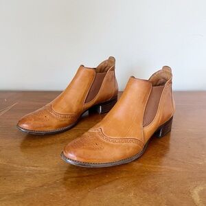 Paul Green • Ava chelsea boots cognac leather wingtip brogue ankle booties tan